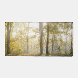 Sonniger Wald, modernes Naturfoto Schreibtischunterlage