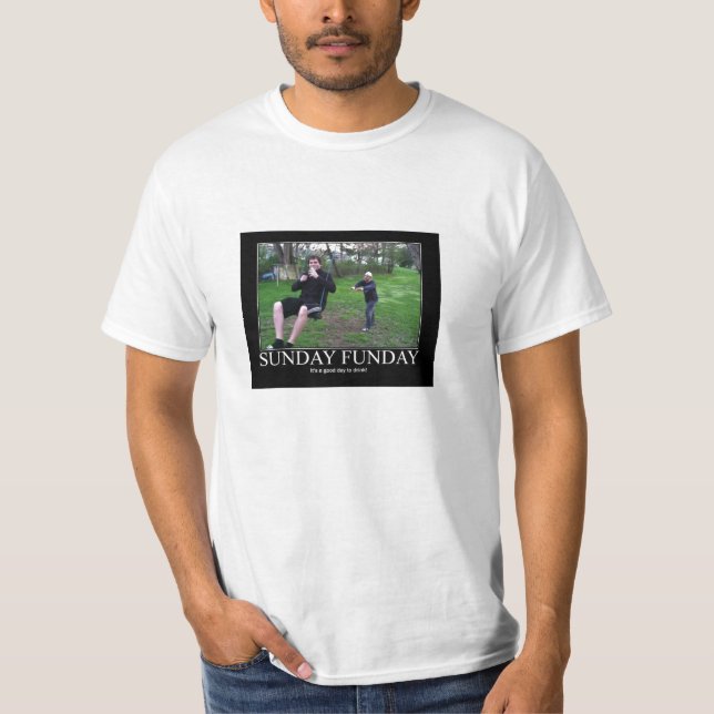 Sonntag Funday T-Shirt (Vorderseite)