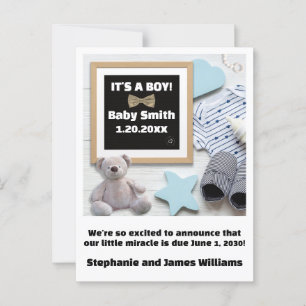 Sonogramm Typografie ist ein Baby aus der Schwange Postkarte