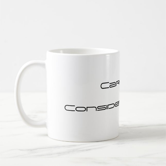 Sorgfaltschale. Betrachten Sie sie leer Kaffeetasse (Links)