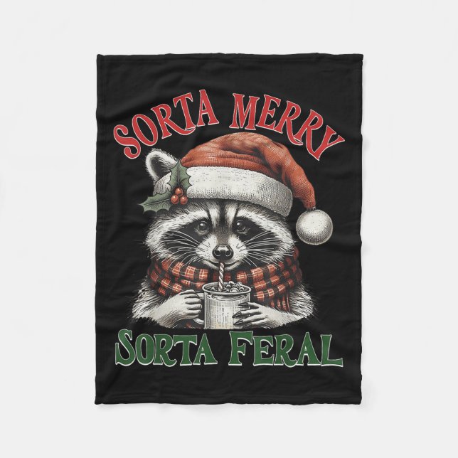 Sorta Merry Sorta Feral Funny Racoon Santa Christm Fleecedecke (Vorderseite)
