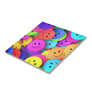 Sourire de carreau de céramique heureux