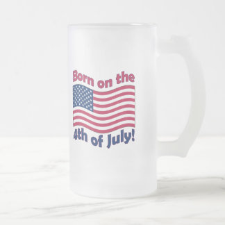 Soutenu sur 4 juillet la tasse en verre givré