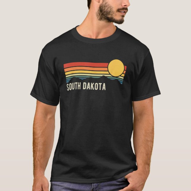 South Dakota USA Retro Sunset Style Design T-Shirt (Vorderseite)