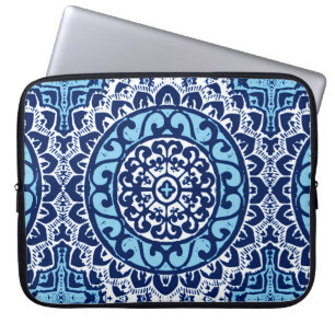 Southwestern Sun Mandala Batik, Navy Blue & White Laptopschutzhülle
