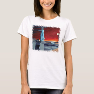 Sowjetisches Raumschiff Vollmond-Launchpad-Konzept T-Shirt