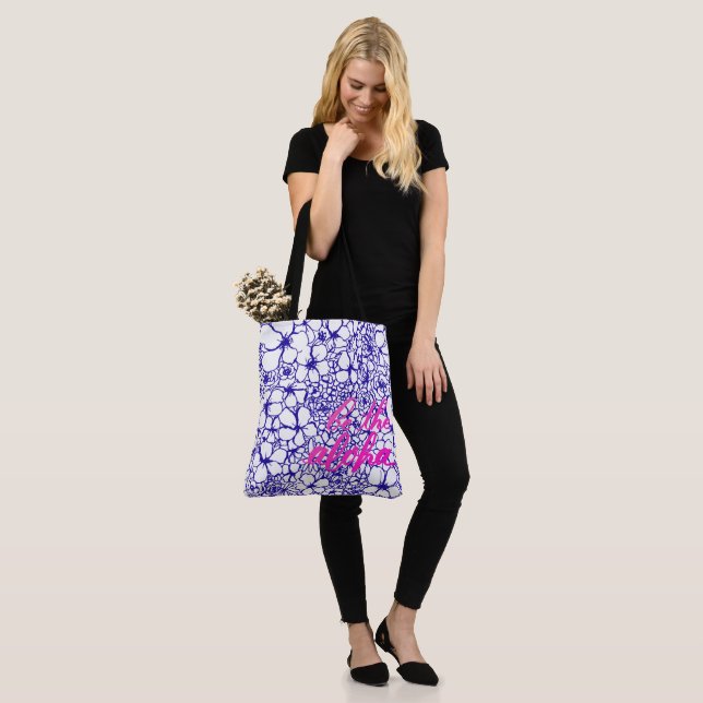 Soyez Aloha le sac fourre-tout floral à bleu de (Sur le modèle)