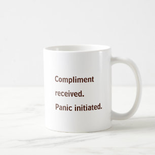 Sozial überhitzter süßer Kaffeebohnen-Charakter Kaffeetasse