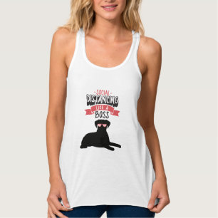 Soziale Distanz wie ein Boss Tee Shirt
