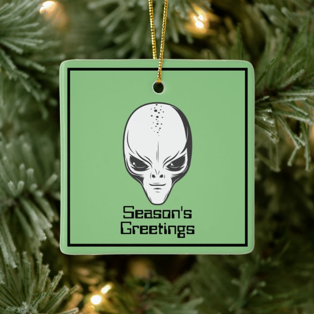 Space Alien UFO Sci Fi Keramikornament (Baum)