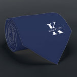 Space Cadet Blue Elegant Monogram   Name Zweiseiti Krawatte<br><div class="desc">Eine elegante Krawatte mit einem fett-weißen Monogramm auf einem tiefen, mit dem Cadet Blue untermückten Hintergrund. Zusätzlich zu diesem Monogramm sitzt Ihr Vor- oder Nachname in allen Hauptstädte. Wenn Sie einen mutigeren Blick auf den persönlichen Namen im großen Buchstaben bevorzugen, können Sie folgendes tun: Benutzen Sie die Funktion Anpassen/Bearbeiten und...</div>
