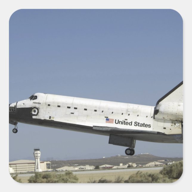Space Shuttle Atlantis bereitet die Landung vor Quadratischer Aufkleber (Vorderseite)