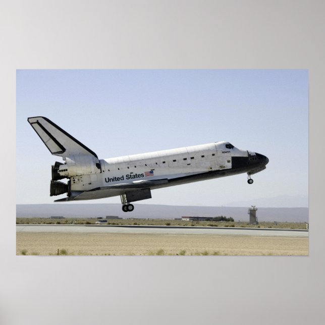 Space Shuttle Atlantis bereitet sich auf die Landu Poster (Vorne)