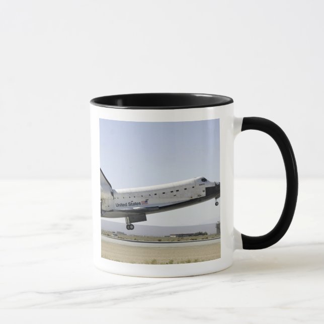 Space Shuttle Atlantis bereitet sich auf die Landu Tasse (Rechts)