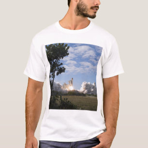 Space Shuttle Atlantis hebt 18 T-Shirt