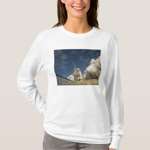 Space Shuttle Atlantis hebt 20 T-Shirt