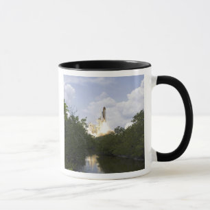 Space Shuttle Atlantis hebt 25 Tasse