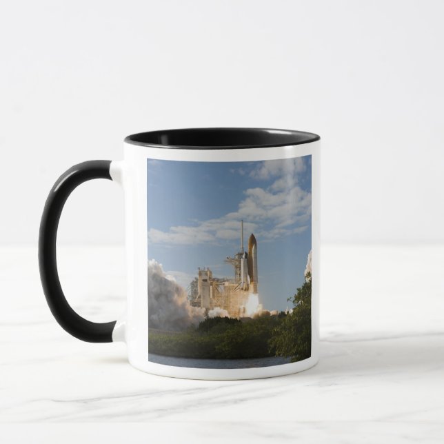 Space Shuttle Atlantis hebt 7 Tasse (Links)