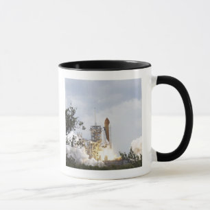 Space Shuttle Atlantis hebt ab 5 Tasse