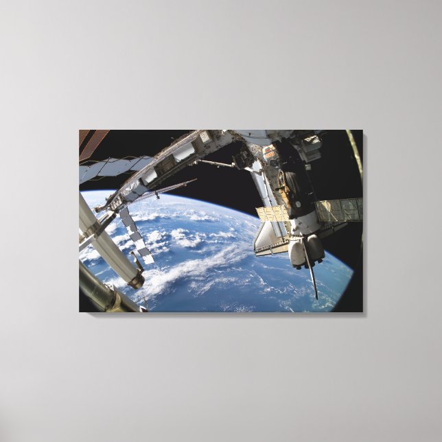 Space Shuttle Atlantis und ein Soyuz-Raumfahrzeug Leinwanddruck (Vorderseite)