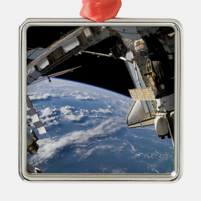 Space Shuttle Atlantis und ein Soyuz-Raumfahrzeug Ornament Aus Metall (Vorne)