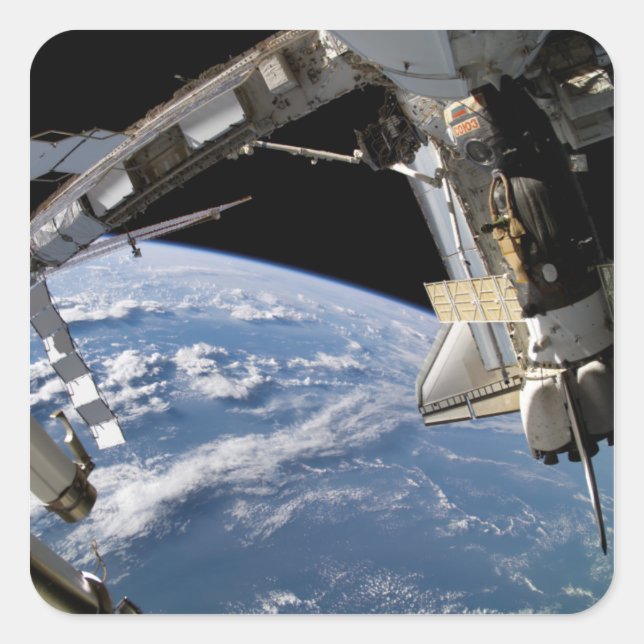 Space Shuttle Atlantis und ein Soyuz-Raumfahrzeug Quadratischer Aufkleber (Vorderseite)