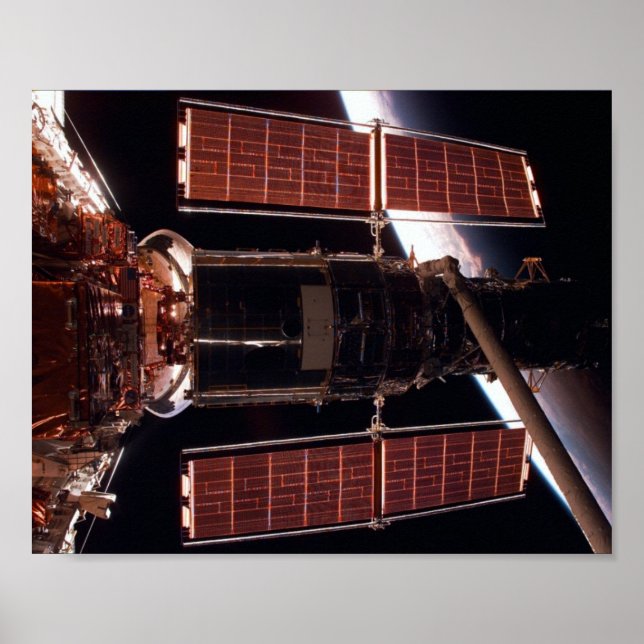 Space Shuttle Discovery dotiert mit Hubble Poster (Vorne)