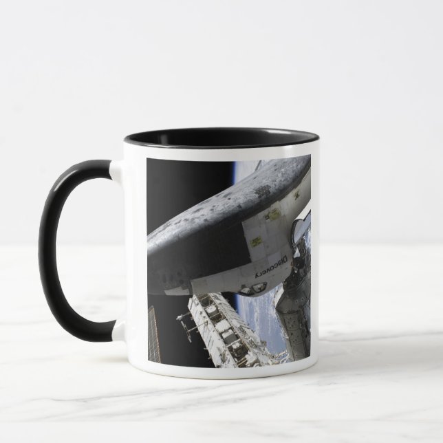 Space Shuttle Discovery dotiert Tasse (Links)