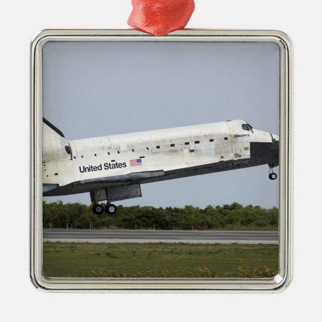 Space Shuttle Discovery nähert sich Landung 4 Ornament Aus Metall (Vorne)