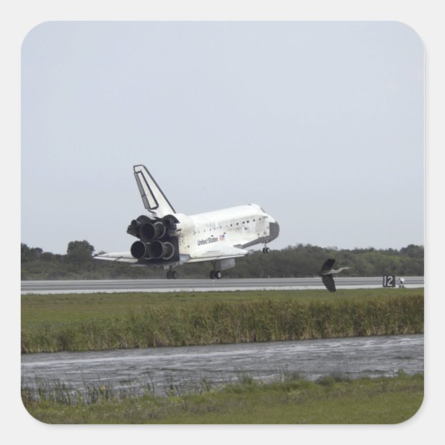 Space Shuttle Discovery Touchs 3 Quadratischer Aufkleber (Vorderseite)
