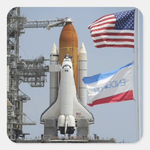 Space Shuttle Endeavor auf dem Launchpad 3 Quadratischer Aufkleber