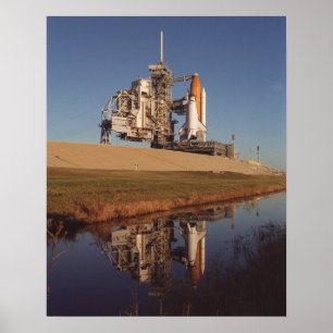 Space Shuttle Endeavor bereitet sich auf den Start Poster