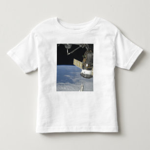Space Shuttle Endeavour, ein Sojus-Raumschiff Kleinkind T-shirt