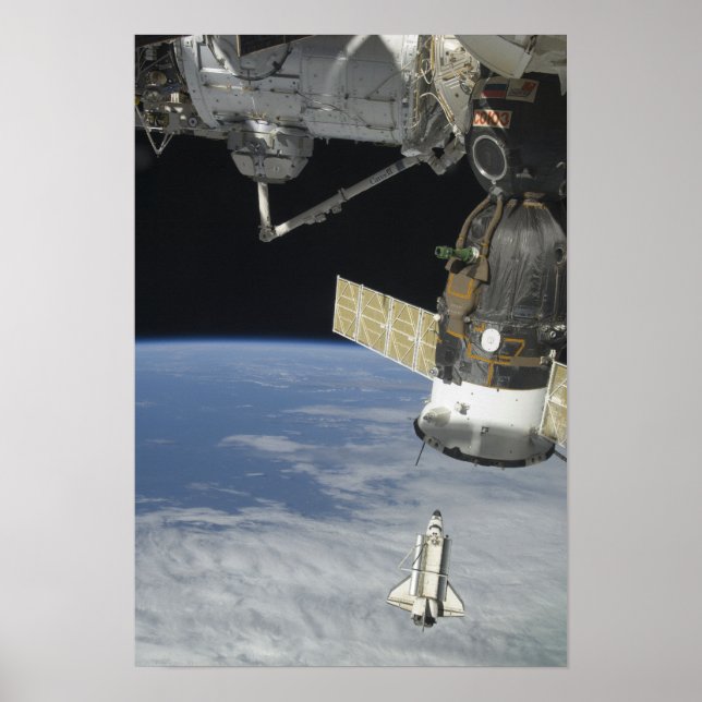 Space Shuttle Endeavour, ein Sojus-Raumschiff Poster (Vorne)