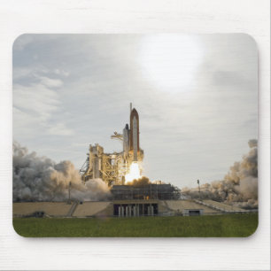 Space Shuttle Endeavour hebt 8 Mousepad