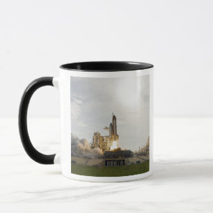 Space Shuttle Endeavour hebt 8 Tasse