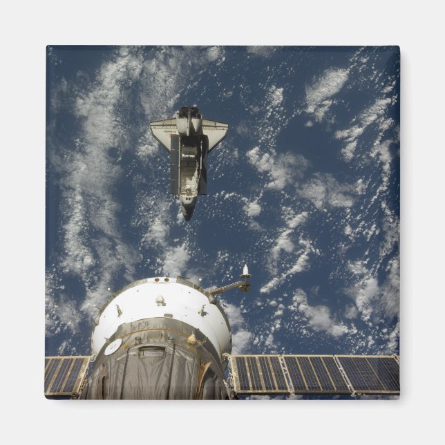 Space Shuttle Endeavour und ein Sojus-Raumfahrzeug Magnet (Vorne)
