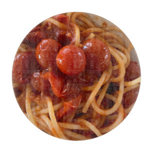 Spaghetti und Tomatenglas Schneidebrett