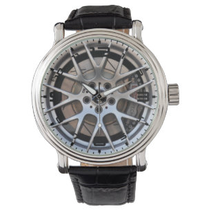 Spalte-Speiche-Rad und die Uhr der Bremsmänner