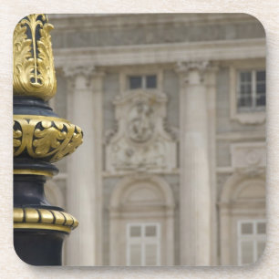 Spanien, Madrid. Königspalast, verzierte Goldlamp Untersetzer