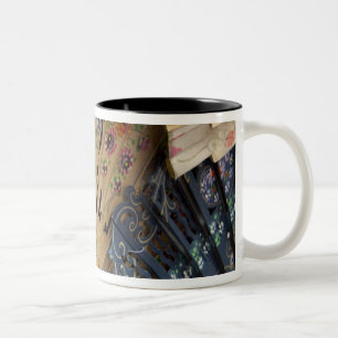 Spanien, Provinz Cadiz, Sevilla. Historisches Sant Zweifarbige Tasse