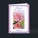 Spanisch: Der 60. Geburtstag der Mama Karte<br><div class="desc">Tarjeta Post: EL Sexagésimo Cumpleaños de Mamá Flores Para.  Bild der rosa und blauen Blumen auf weißem Hintergrund. "Glückliche 60. Geburtstagsmamma! ";   Personifizieren Sie Ihre Mitteilung!   Fotografie durch Maria Santos (Lusinhas tun Sul)</div>