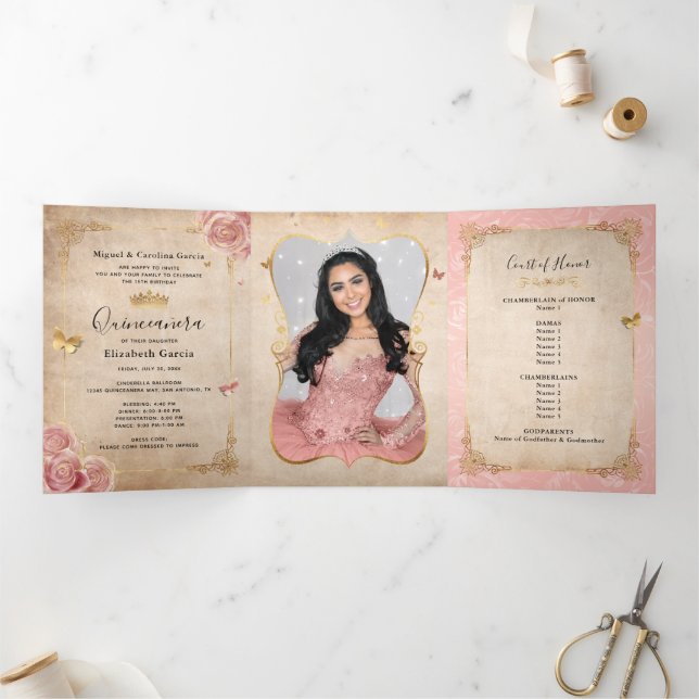 Spanisches Foto Rosa Rose Gold Quinceanera Dreifach Gefaltete Einladung (Innenseite)