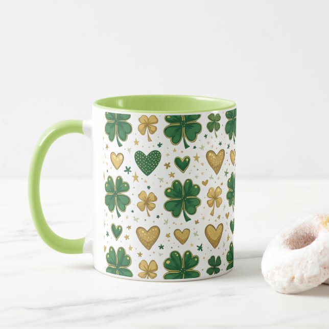 Sparkling St. Patrick's Pattern Design Tasse (Mit Donut)
