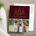Sparkling Winter Pine Burgundy Merry Christmas Feiertagspostkarte<br><div class="desc">Modern & elegant holiday postcard featuring your photo complimented by a snowy faux gold foil pine tree with a burgundy background (or color of your choice). "Merry Christmas" is displayed in a white, modern serif font with your name or custom text below. The photo holiday postcard reverses to display your...</div>
