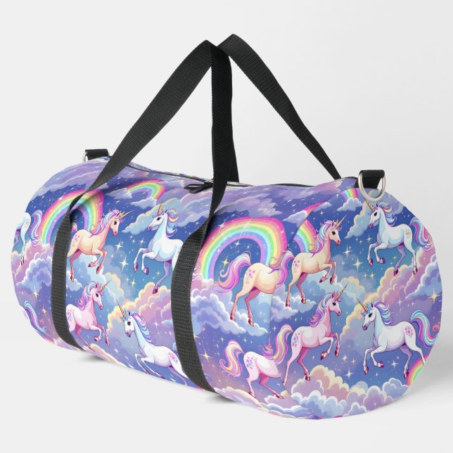 Sparkly rainbow and unicorns on clouds duffle bag (Linke Ecke)