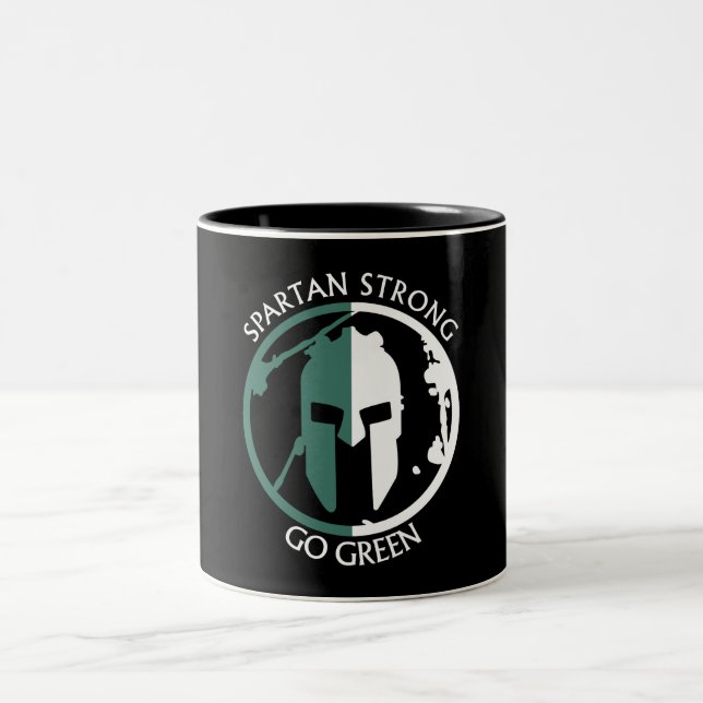 Spartan Strong Go Green Spartan-Krieger Zweifarbige Tasse (Mittel)