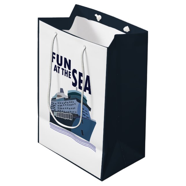 Spaß auf dem Kreuzfahrtschiff Mittlere Geschenktüte (Vorderseite Schrägansicht)
