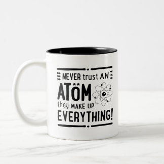 Spaß-Geschenk für Geeks oder Nerds, vertrauen nie Zweifarbige Tasse