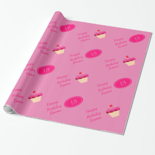 Spaß, heller rosa kleiner Kuchen irgendein Geschenkpapier
